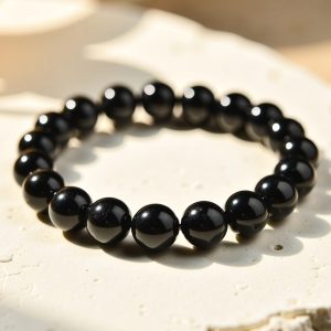Armband i svart turmalin