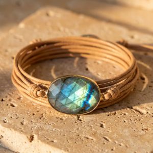 Lindat labradoritarmband – Beige